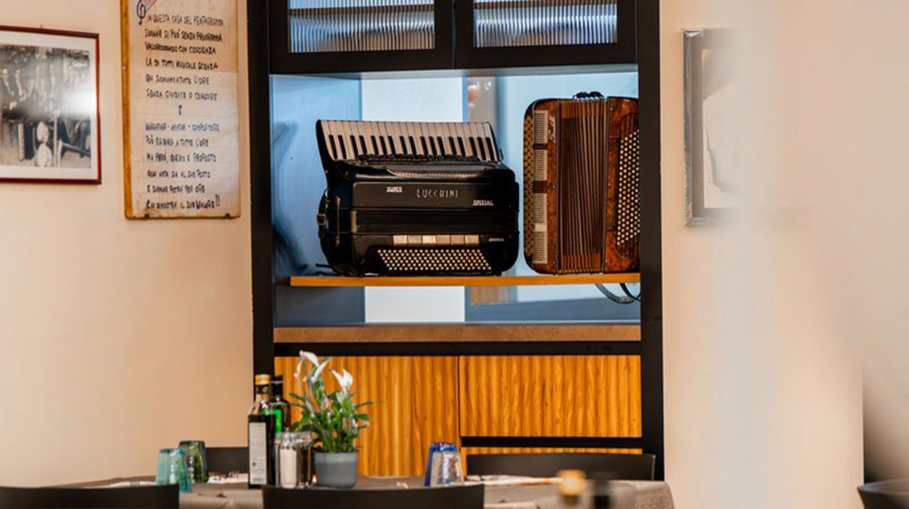Albergo Ristorante Rolly | Ristorante Hotel Rolly  - Tradizione gastronomica famigliare ad un passo dal centro di Riva del Garda e dal Lago